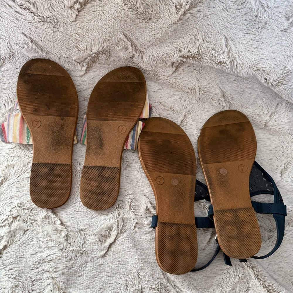 Arizona Jean Co - Two Pairs Multicolor and Blue Sandals - Picture 6 of 6